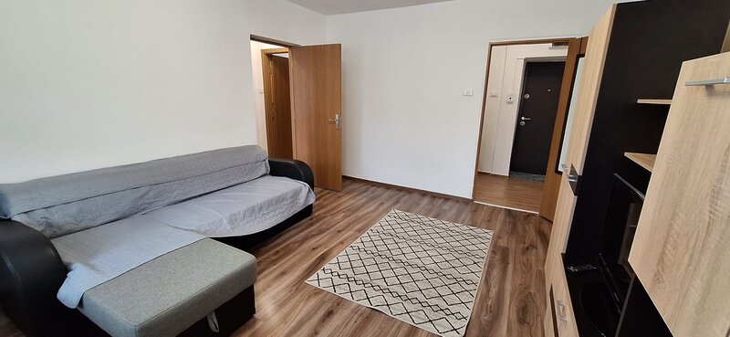 Drumul Taberei vis-a-vis de mall Plaza, et 1/10, complet mobilat si utilat